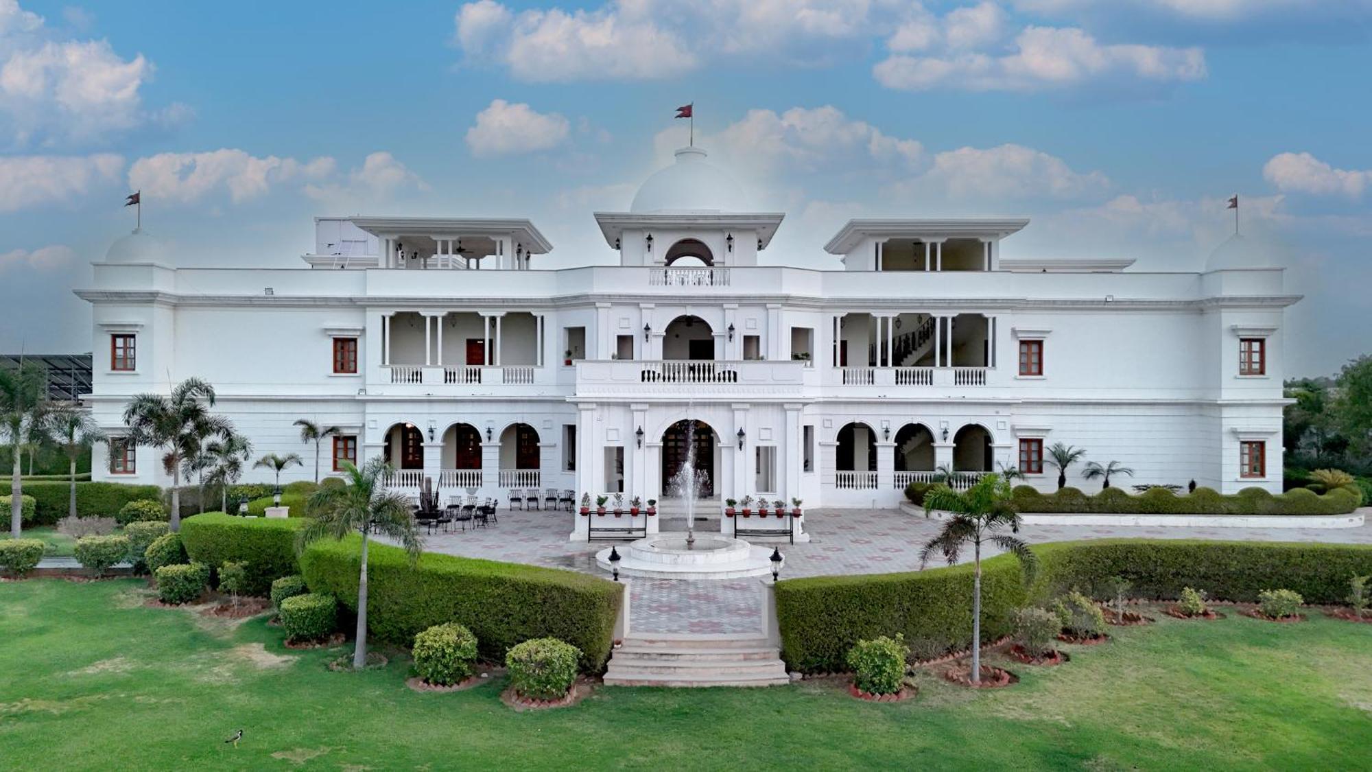 Umaid Farm Resort- A Legancy Vintage Stay In Dzsaipur Kültér fotó